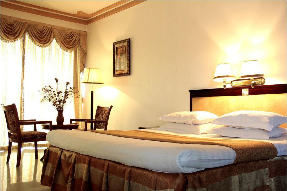 Hotel Sojovalo Кампала Экстерьер фото