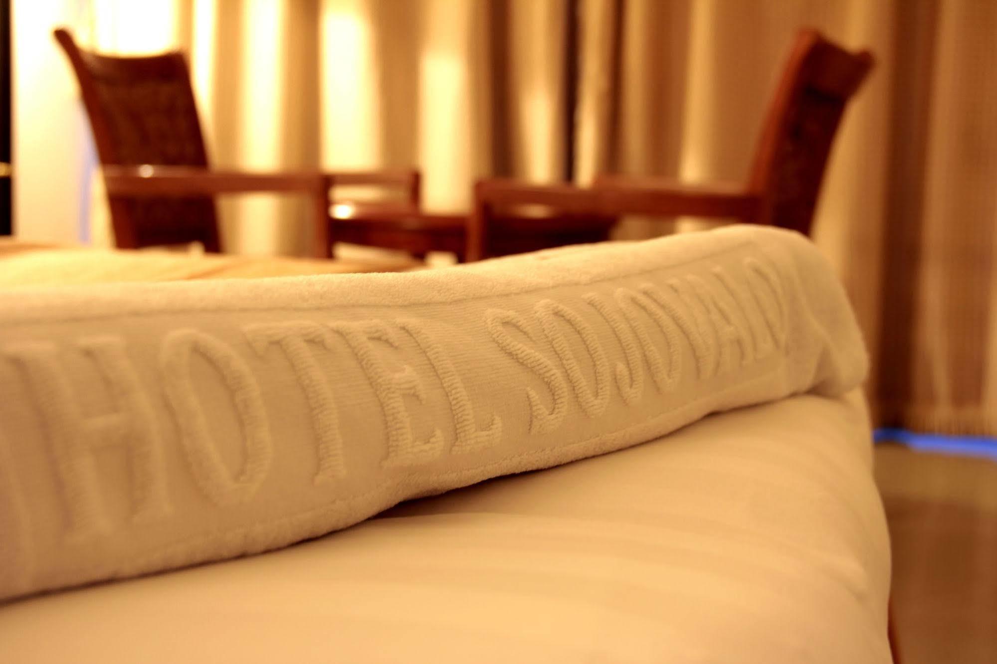 Hotel Sojovalo Кампала Экстерьер фото