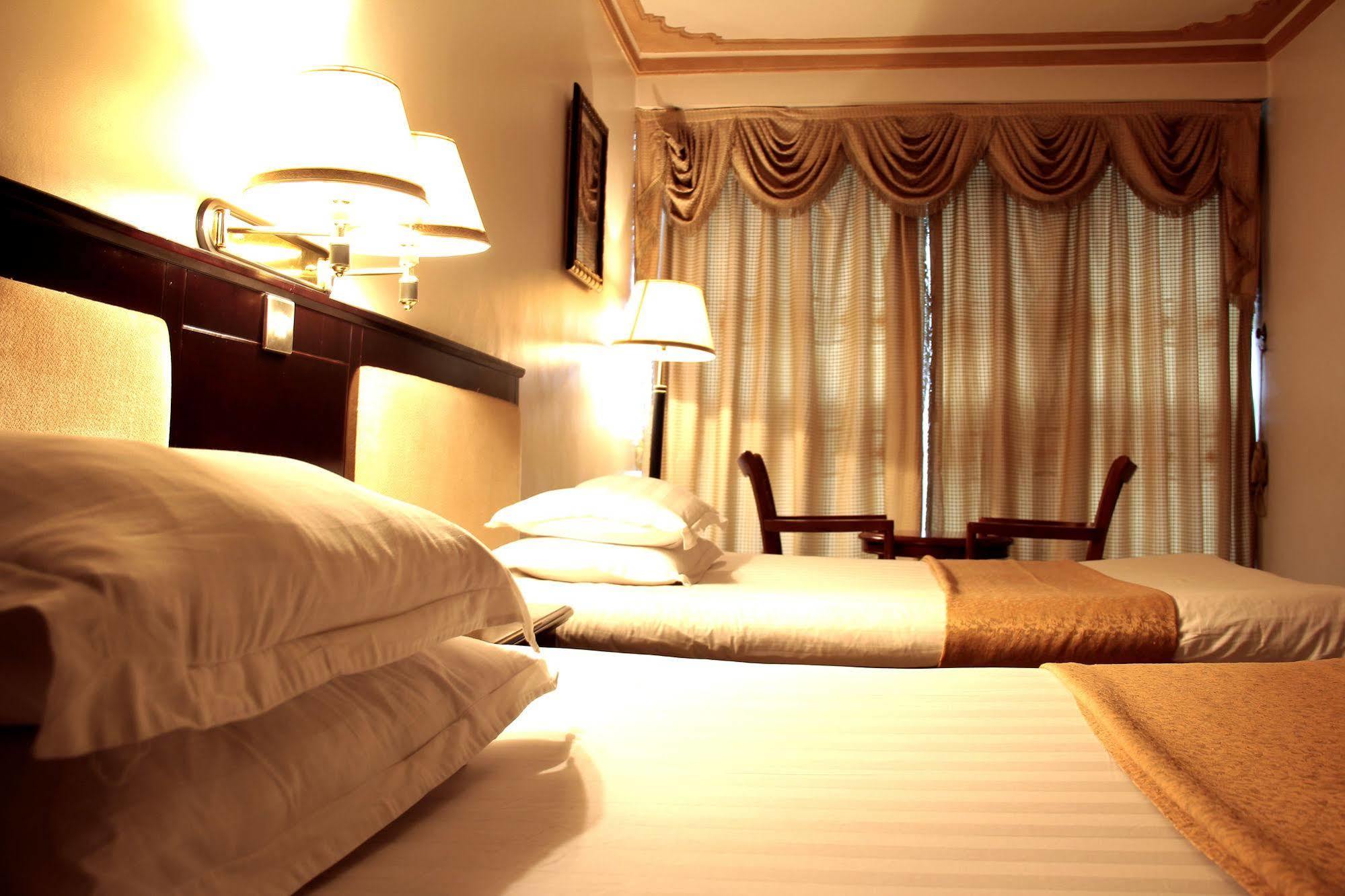 Hotel Sojovalo Кампала Экстерьер фото